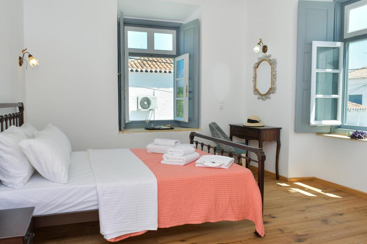 Mansion Dasi Spetses Town Exterior photo